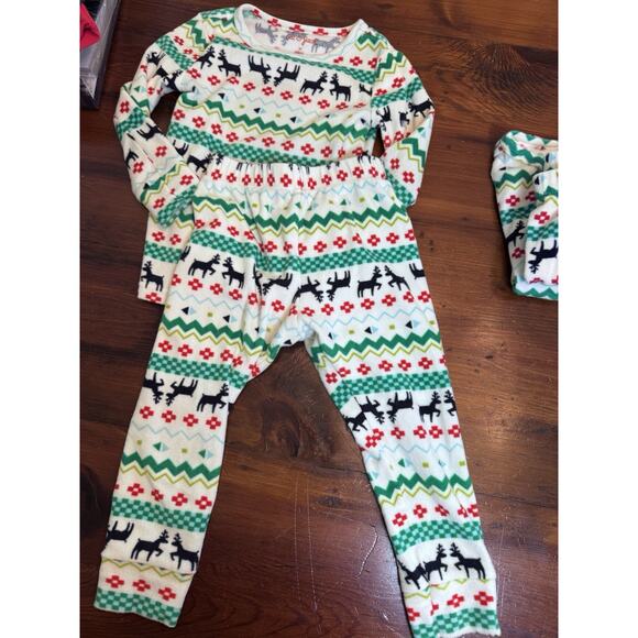 Cat & Jack Snuggly Soft Velour Snug Fit Pajama Sets Lot Of 4 (2T/3T) - Picture 6 of 8